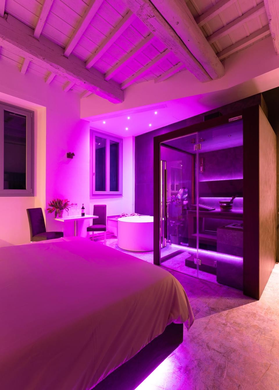 Hot Tub, Sauna, Steam room, Spa and wellness centre/facilities