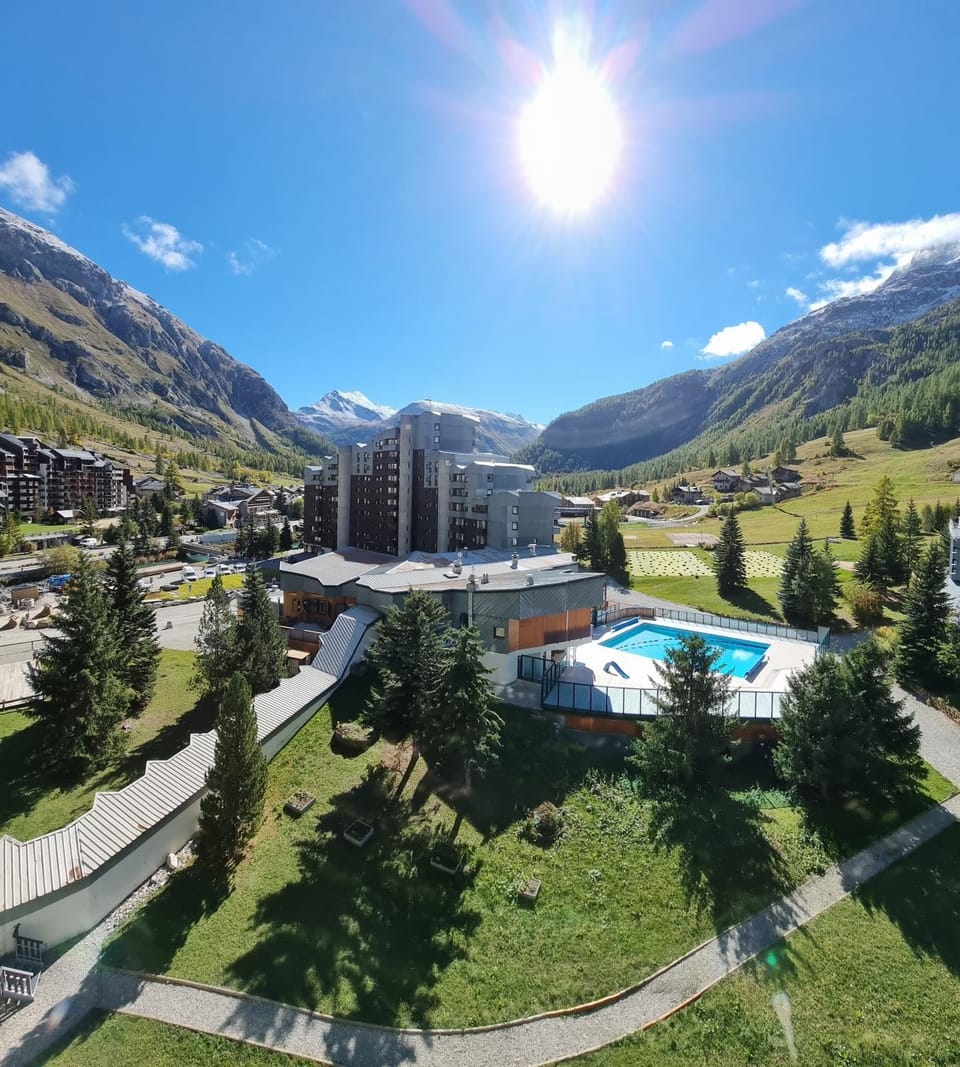 Nearby landmark, Mountain view, Pool view