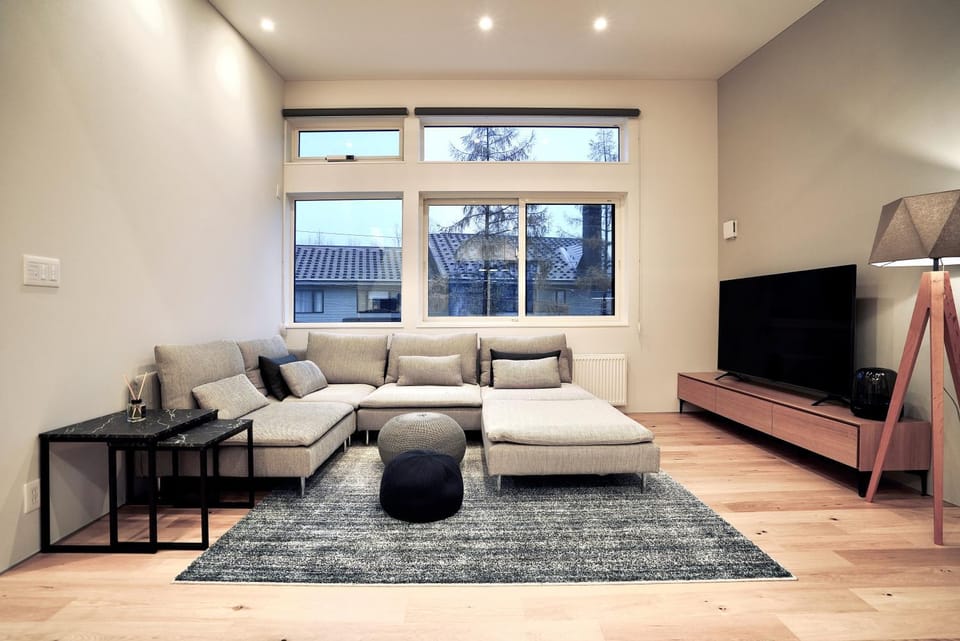 Communal lounge/ TV room, TV and multimedia, Living room