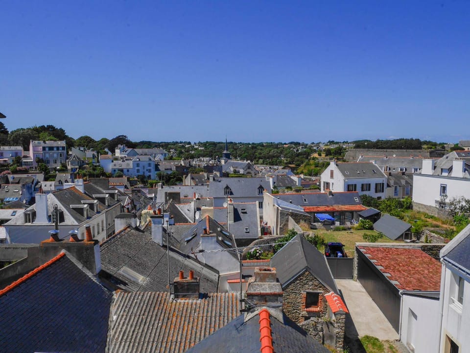 Appartement rénové au Palais, proche commerces et plage - FR-1-418-175 Apartment in Brittany
