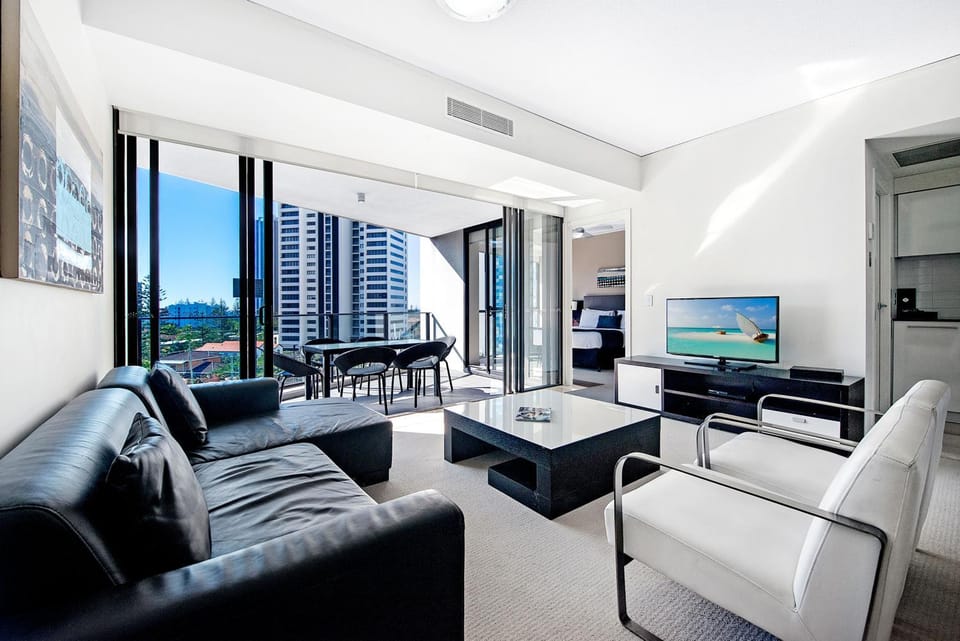Stunning 2 Bed Apartment in Sierra Grand - CoastHM Apartment in Gold Coast