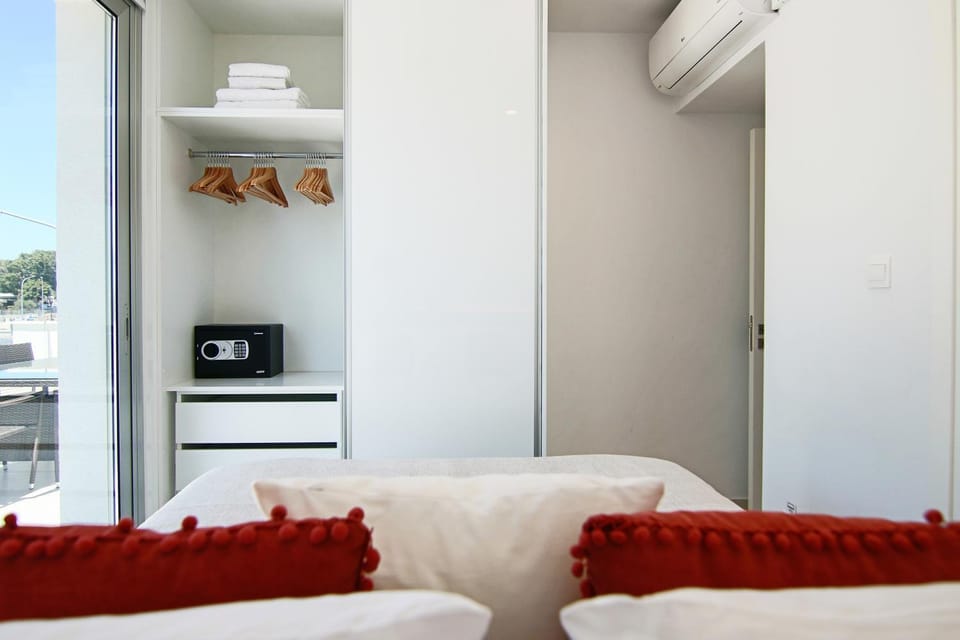 Bedroom, wardrobe
