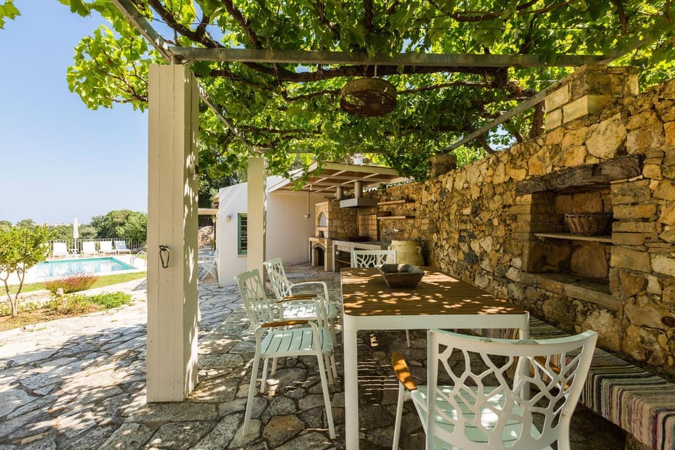 BBQ facilities, Seating area