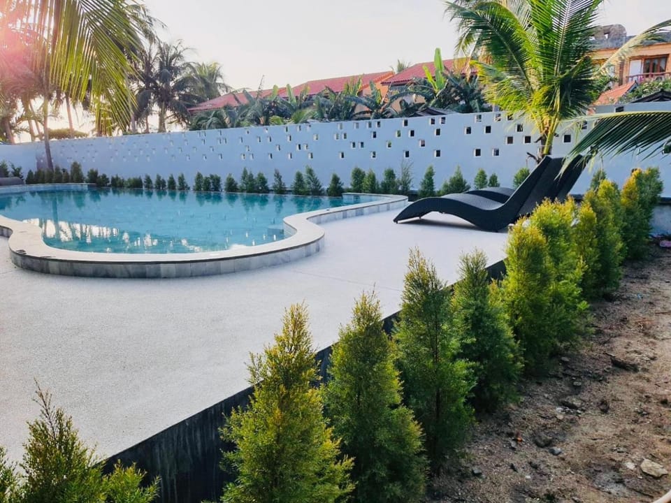 Swimming pool, Swimming pool