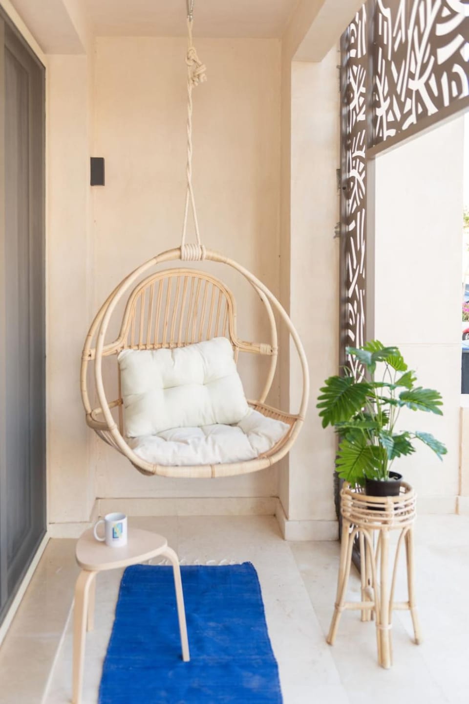 Exotic 1BDR w Outdoor Terrace Pool & Beach Access Apartment in Hurghada