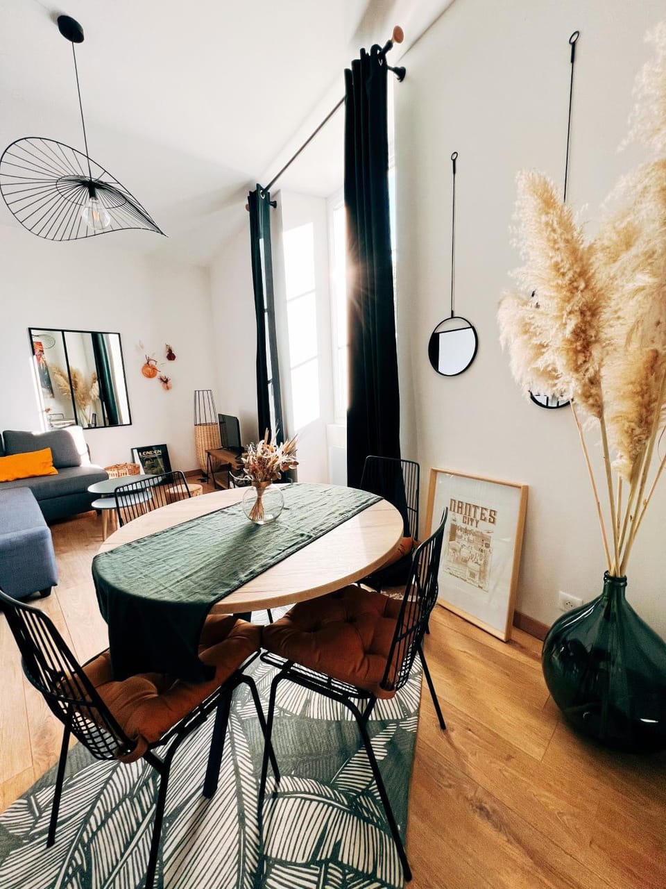 Living room, Dining area