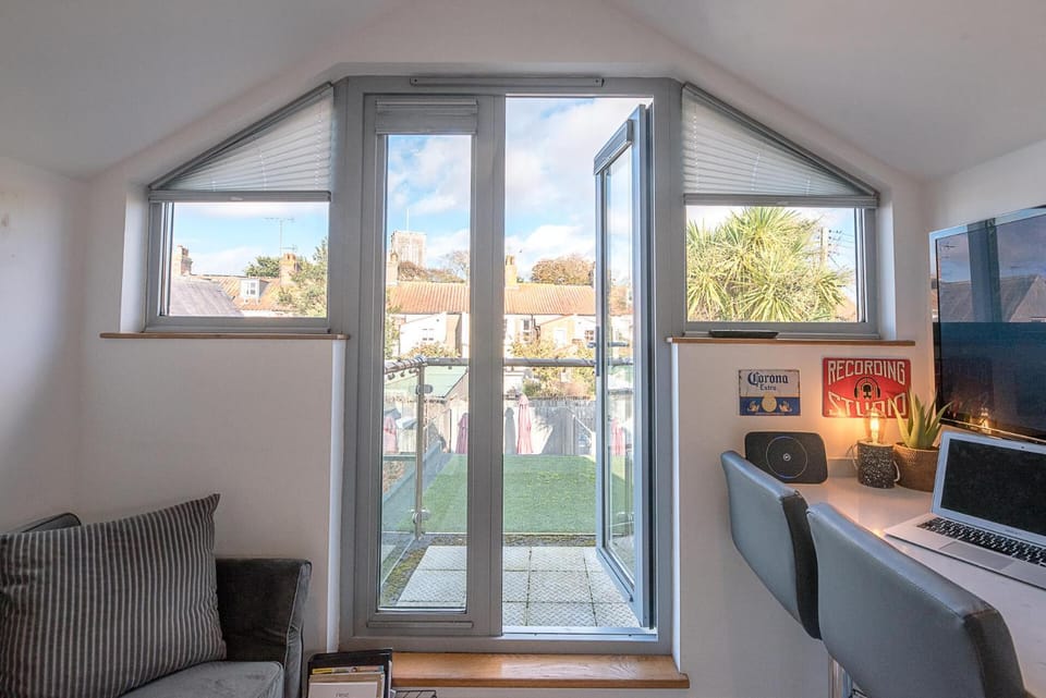 Papillon, Southwold - A Modern Flat with Balcony Apartment in Southwold