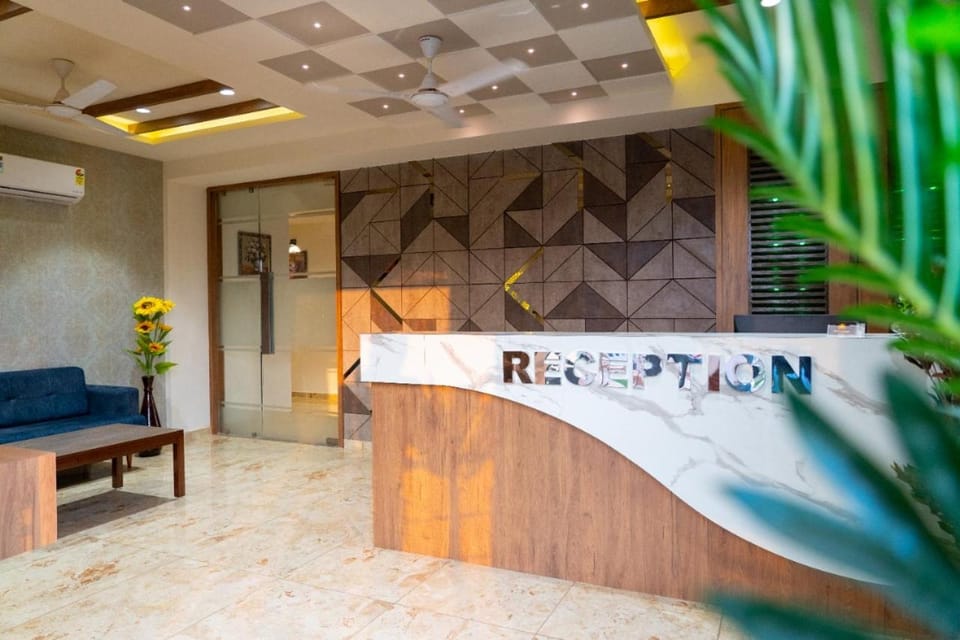 Hotel Lee Grand Hotel in Gujarat