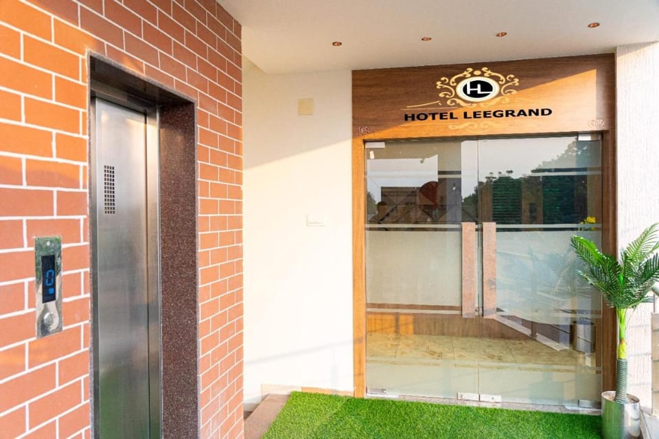 Hotel Lee Grand Hotel in Gujarat