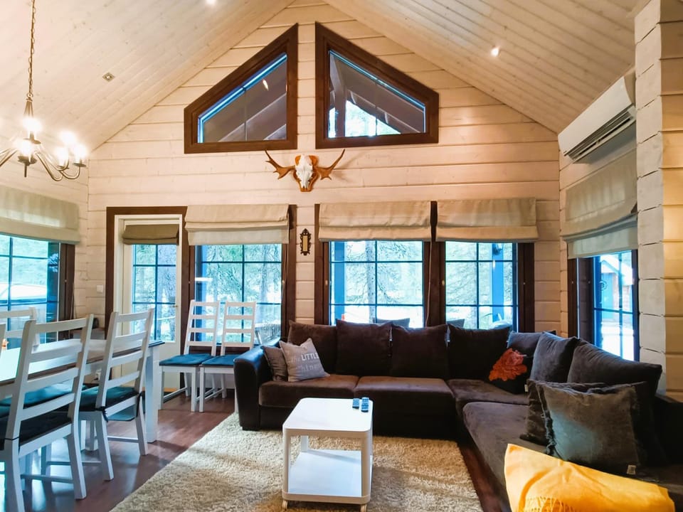 Living room, Seating area