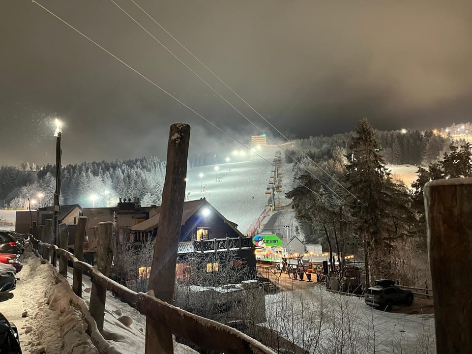 Nearby landmark, Neighbourhood, Natural landscape, Winter, Mountain view