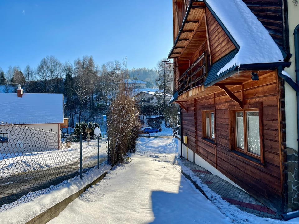 Property building, Day