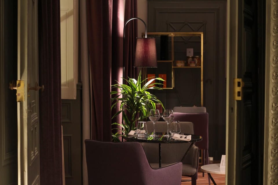 Lounge or bar