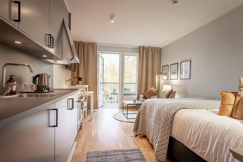 View (from property/room), Seating area, Bedroom, kitchen