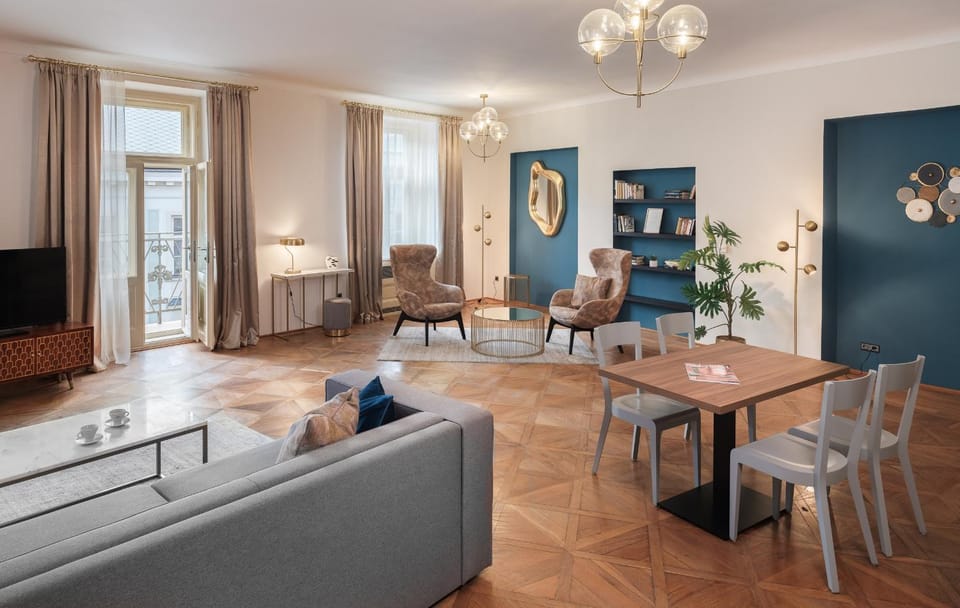Communal lounge/ TV room, TV and multimedia, Living room, Seating area