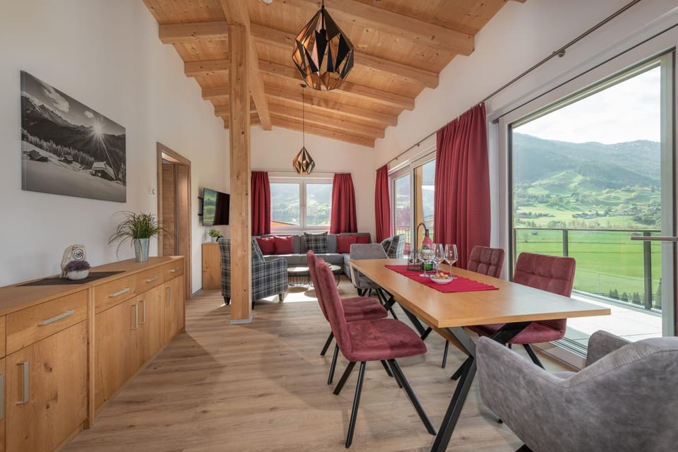 Natural landscape, Balcony/Terrace, Living room, Seating area, Dining area, Mountain view, hair dresser