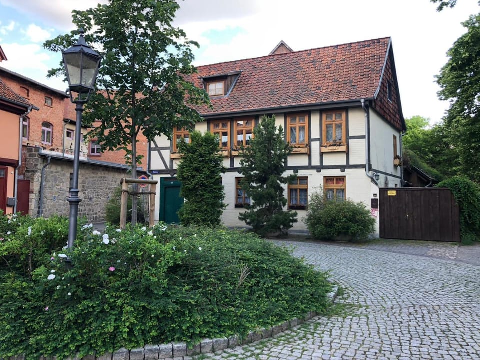 Property building, Quiet street view