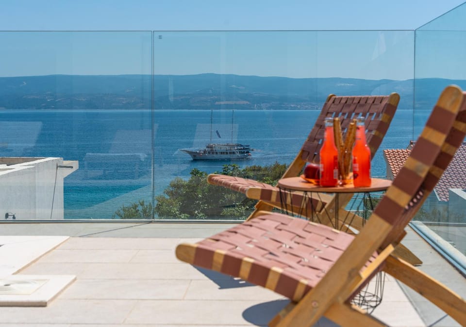 Patio, Day, Natural landscape, View (from property/room), Balcony/Terrace, Seating area, Sea view