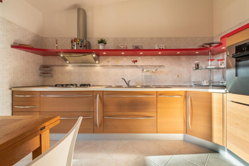 Kitchen or kitchenette, Living room