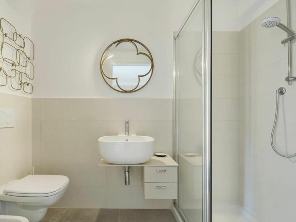 Bathroom, Autumn