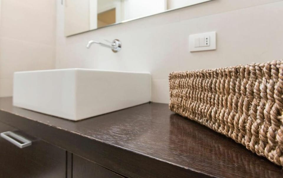 Bathroom, Decorative detail