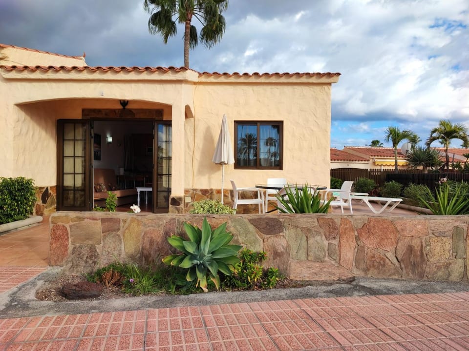 Patio, Facade/entrance