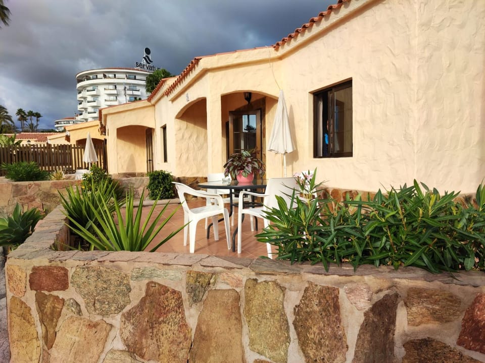 Patio, Facade/entrance