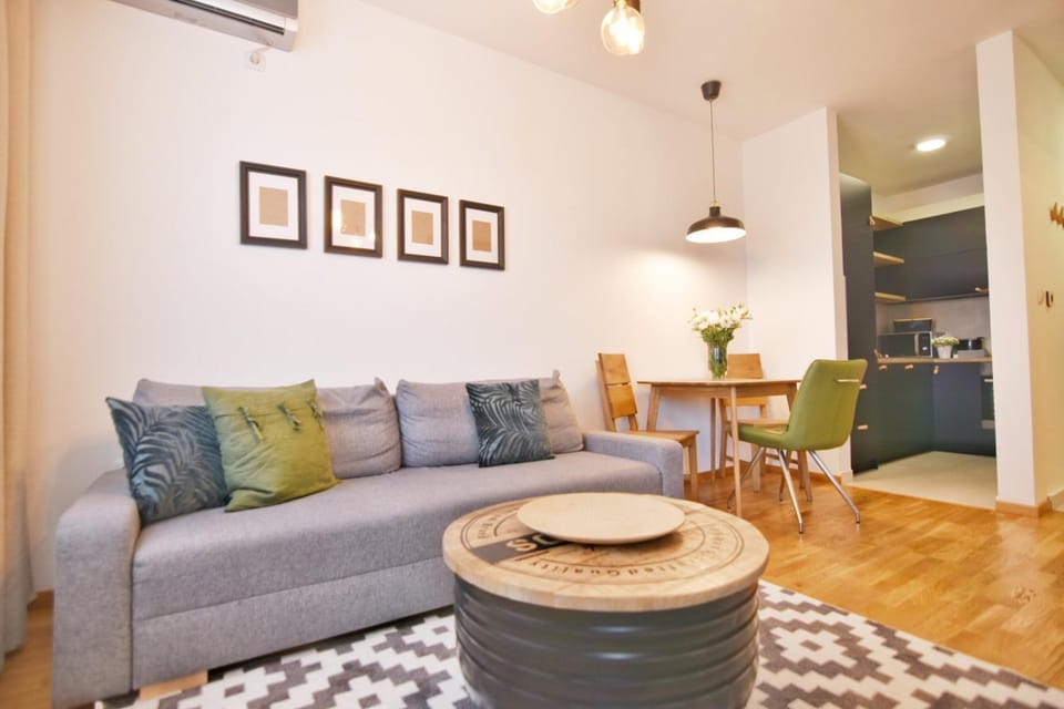 Living room, Seating area, Dining area, kitchen