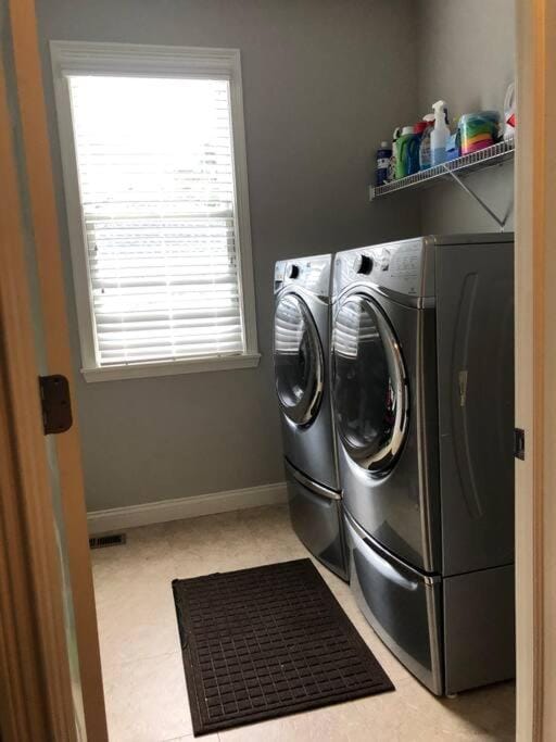 Lakefront view 5 bedroom home with basement House in Fishers