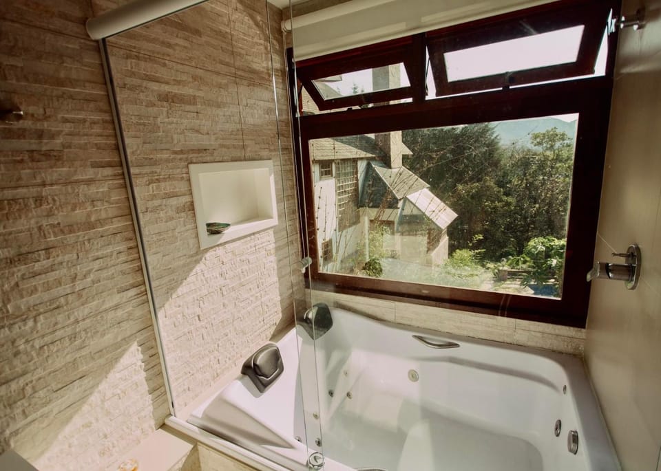 Casa na montanha em condomínio de alto padrão Villa in State of São Paulo