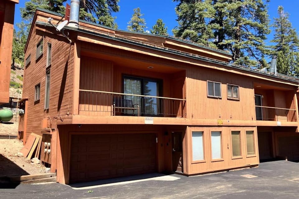 Ski Run Villas 8 Apartment in Mammoth Lakes