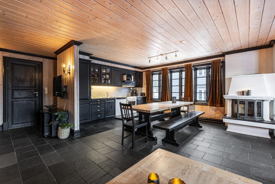 Kitchen or kitchenette, Dining area, minibar, pet friendly, stove