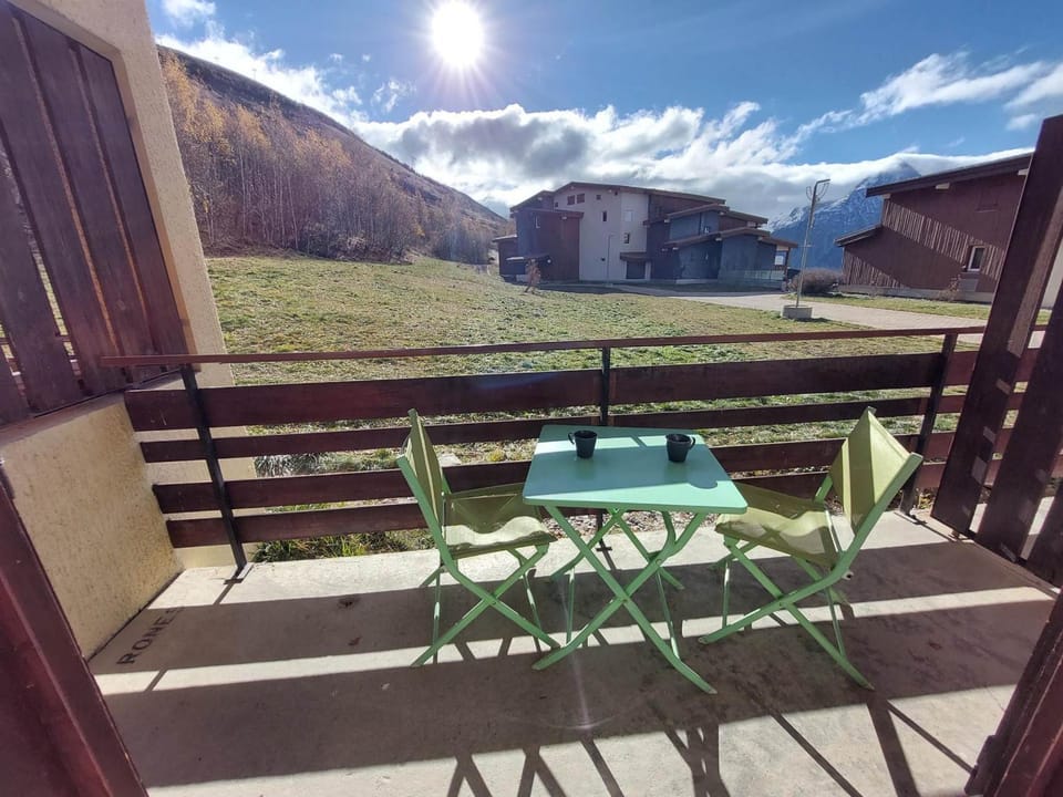 Studio confortable pour 4 pers., pied des pistes, Village 1800 - FR-1-516-174 Apartment in Les Deux Alpes