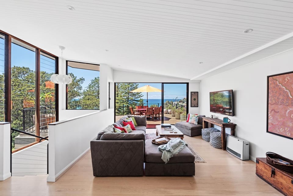 BRON455B - Bronte Beach House with Ocean Views House in Sydney
