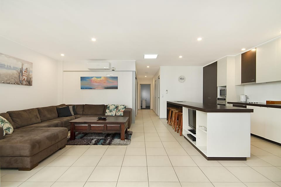 Living room, Dining area, kitchen