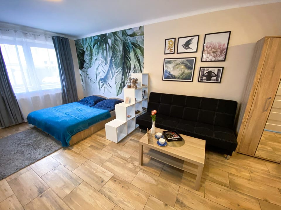 Bed, Seating area
