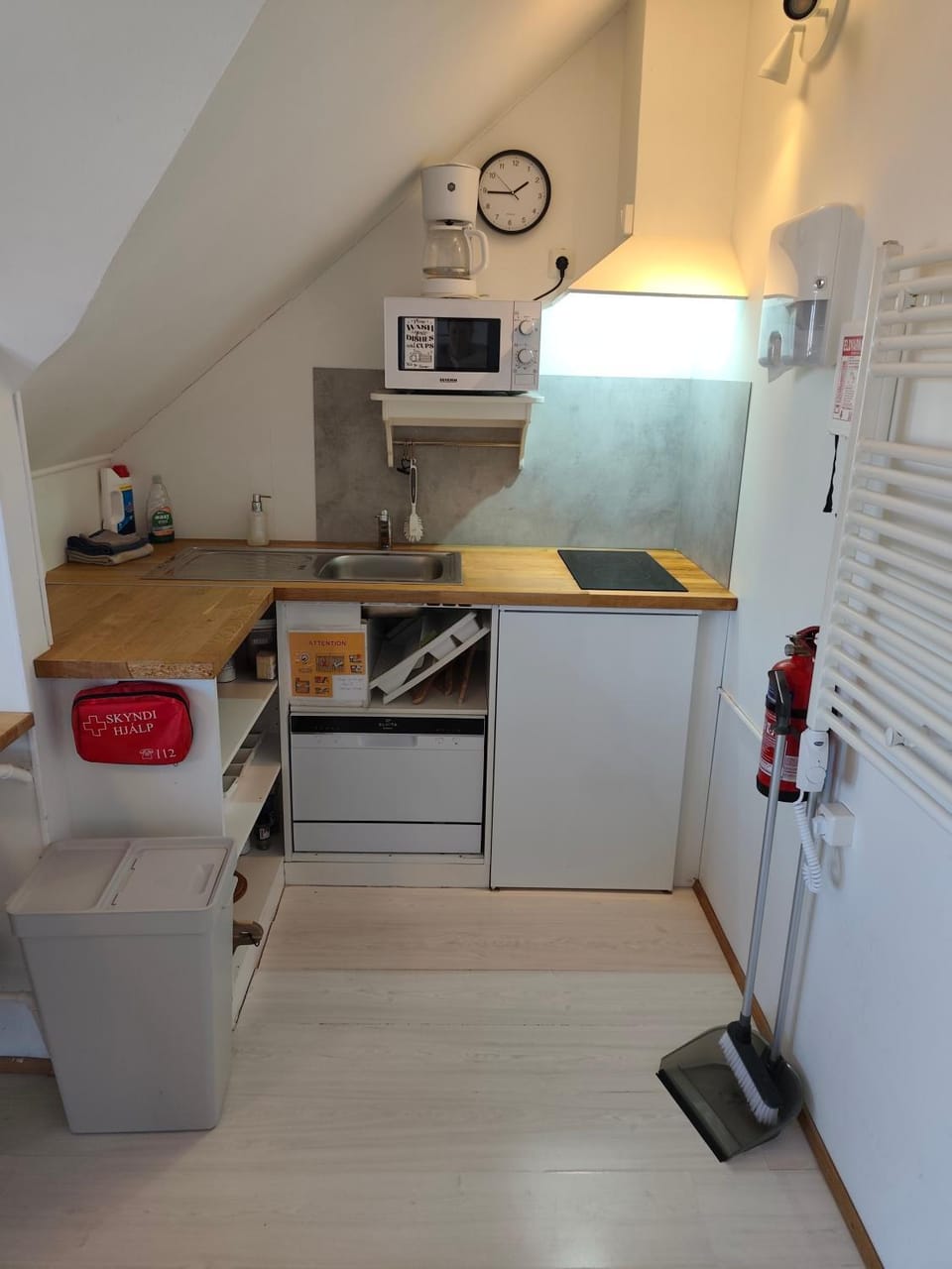 Guesthouse Hateigi 2 Bed and Breakfast in Southern Region