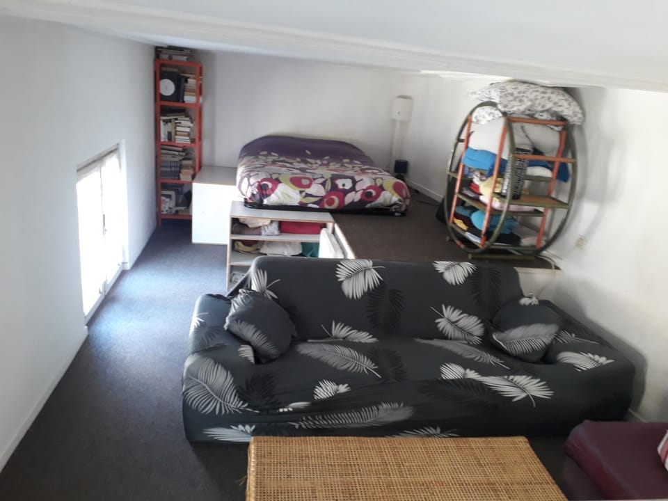 Appartement mezzanine proche des Arènes Apartment in Nimes