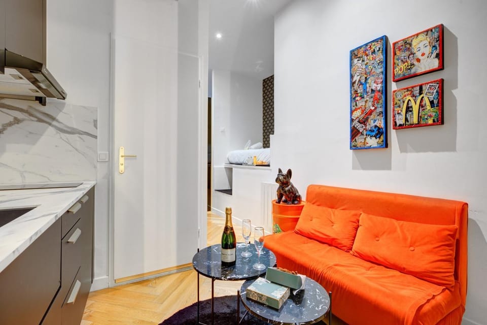 Living room, Decorative detail, Seating area