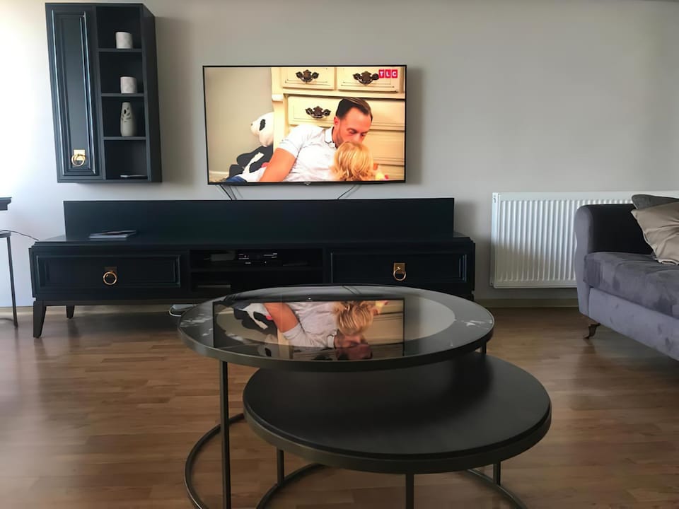Communal lounge/ TV room, TV and multimedia, Living room
