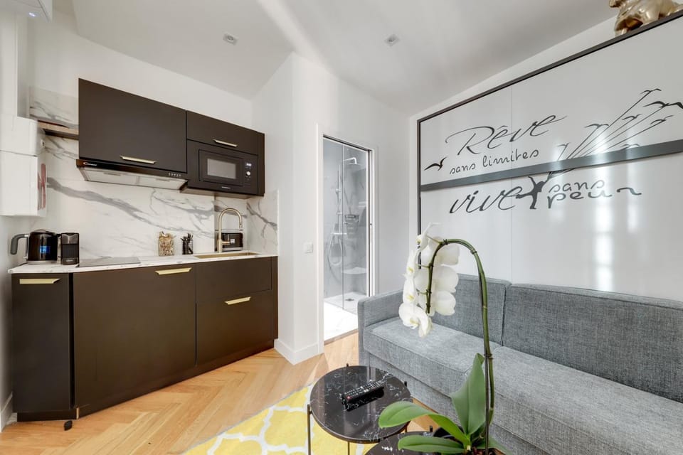 TV and multimedia, Kitchen or kitchenette, Living room