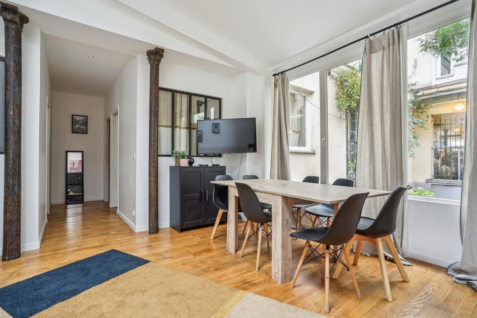 TV and multimedia, Kitchen or kitchenette, Living room, Dining area