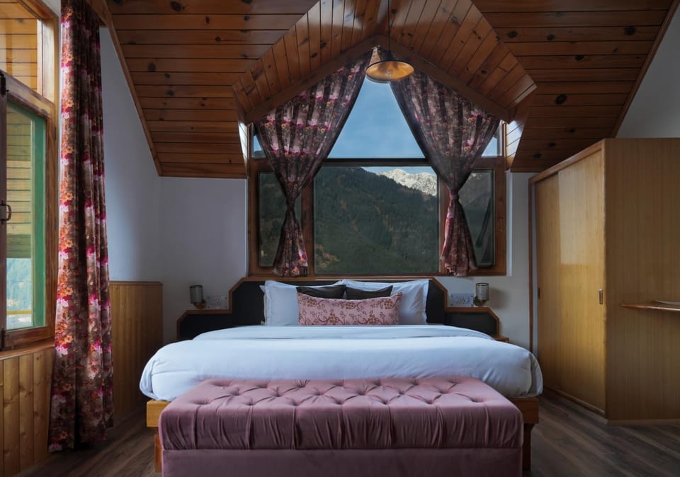 Bed, View (from property/room), Photo of the whole room, Bedroom, Mountain view
