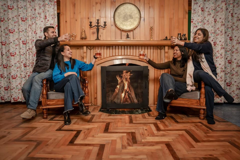 Activities, Living room, group of guests, flat iron