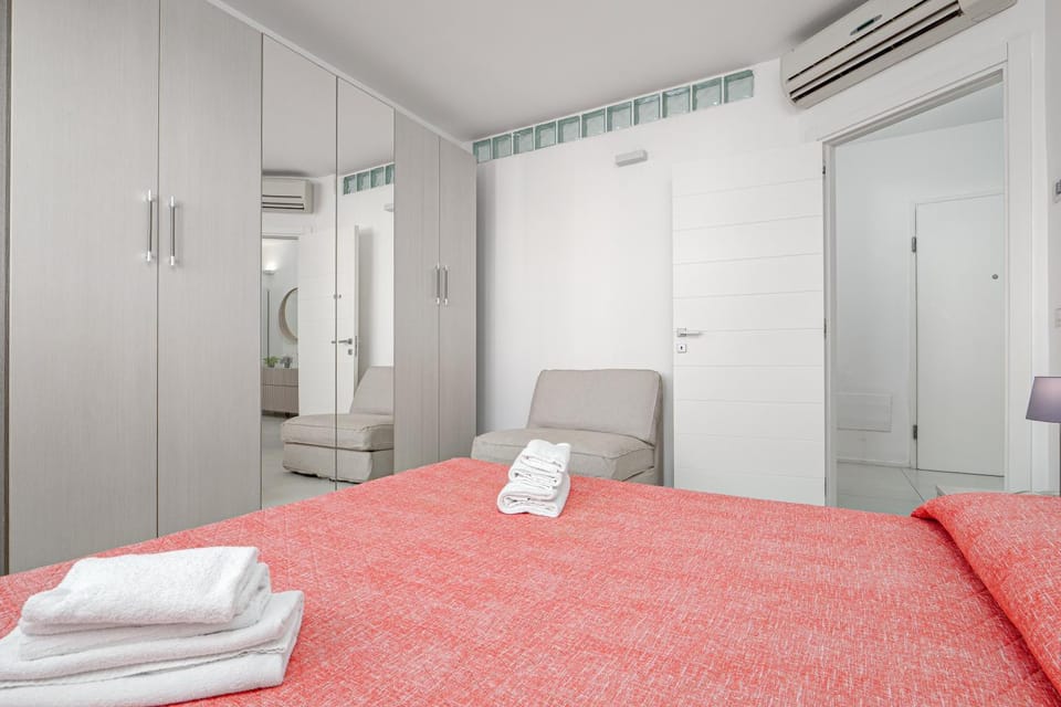 Living room, Bedroom