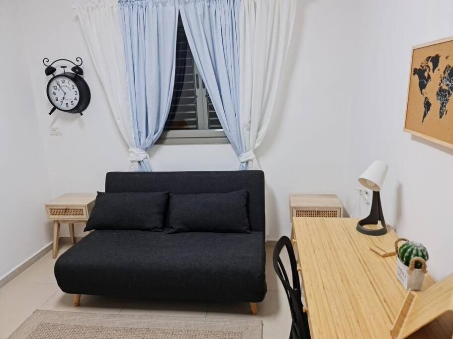 מרחק נגיעה בתקווה Apartment in Center District