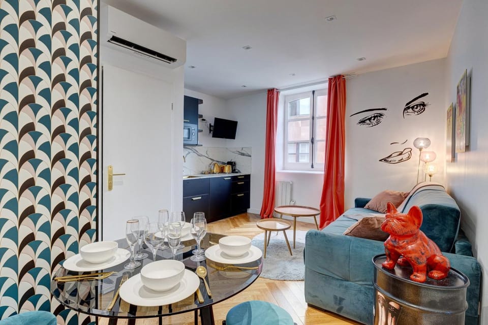TV and multimedia, Kitchen or kitchenette, Living room, Dining area