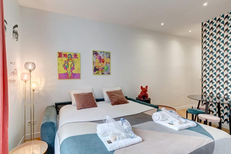 Bed, Living room, Decorative detail, Bedroom