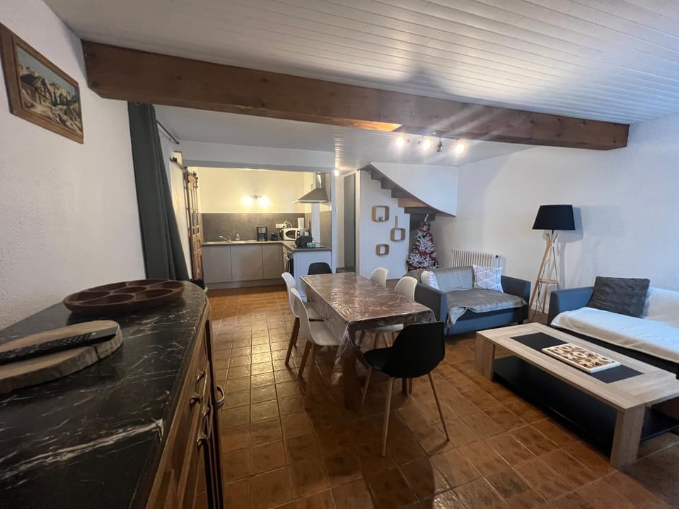 Living room, Seating area, Dining area
