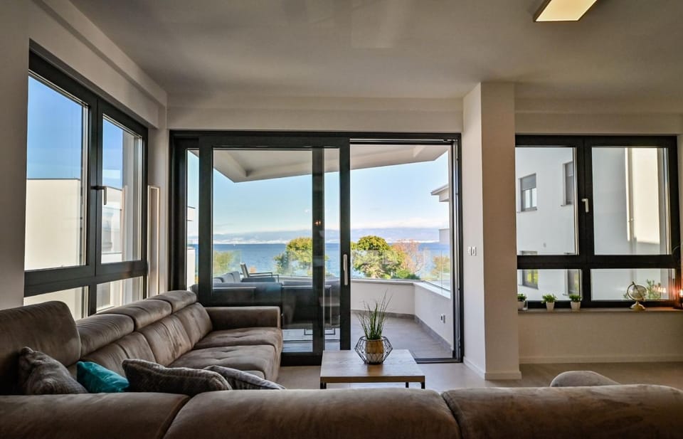 Balcony/Terrace, Living room